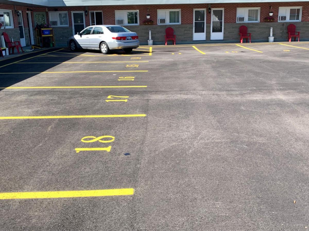 Trunk Road Motel Sault Ste. Marie Bagian luar foto