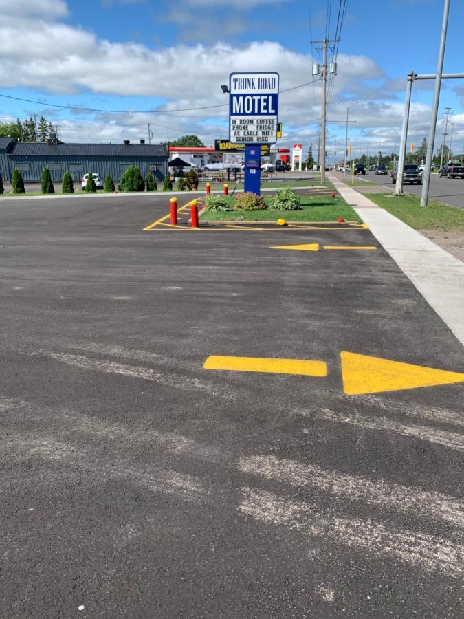 Trunk Road Motel Sault Ste. Marie Bagian luar foto