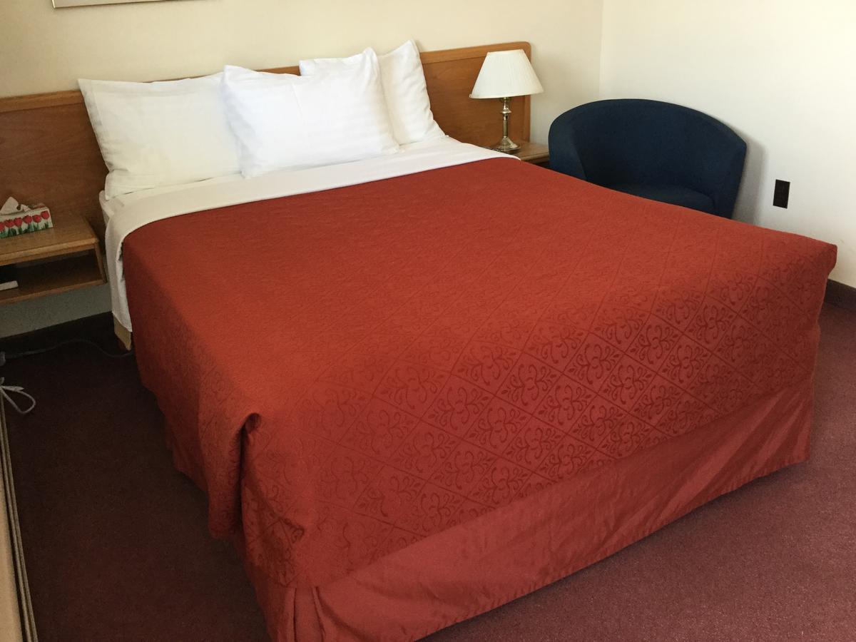 Trunk Road Motel Sault Ste. Marie Bagian luar foto